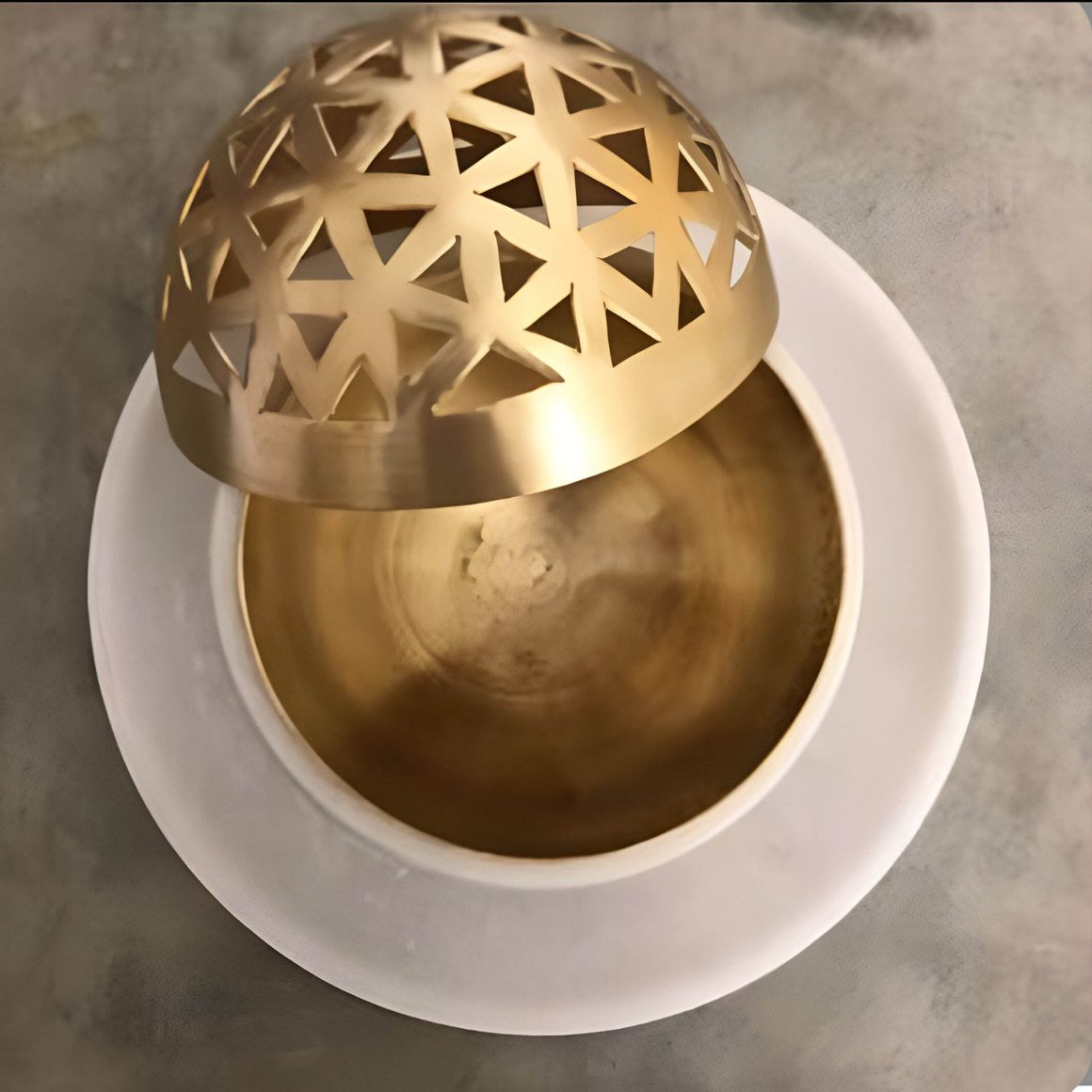 Custom Mubkhar Brass Incense Burner Gold Bakhoor Burner with White Marble and Gold Brass for Arabic Home Decor Gifts